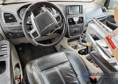 2013 Chrysler Town & Country Limited z USA, uszkodzony, nr VIN 2C4RC1GG1DR806366